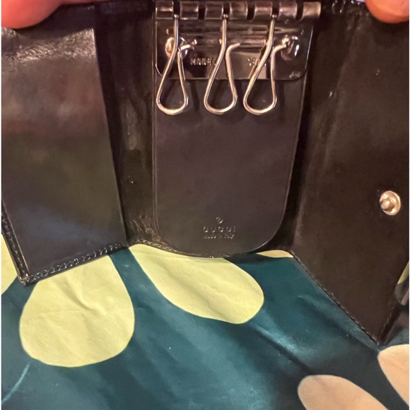 GUCCI BLACK PATENT LEATHER RING KEY HOLDER - Picture 13 of 16